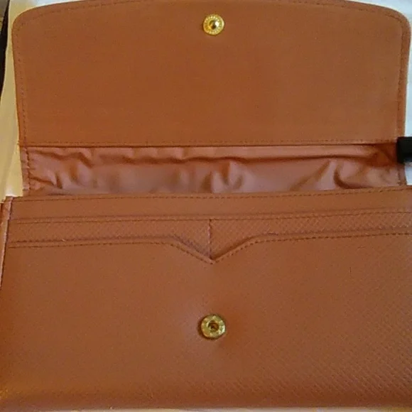 Ladies Wallet - Picture 3 of 11